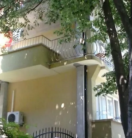 Rosi Guest house *